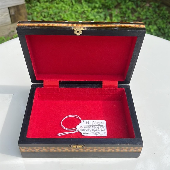 Wood Inlay Marquetry Trinket Jewelry Box made in Spain - Picture 5 of 6